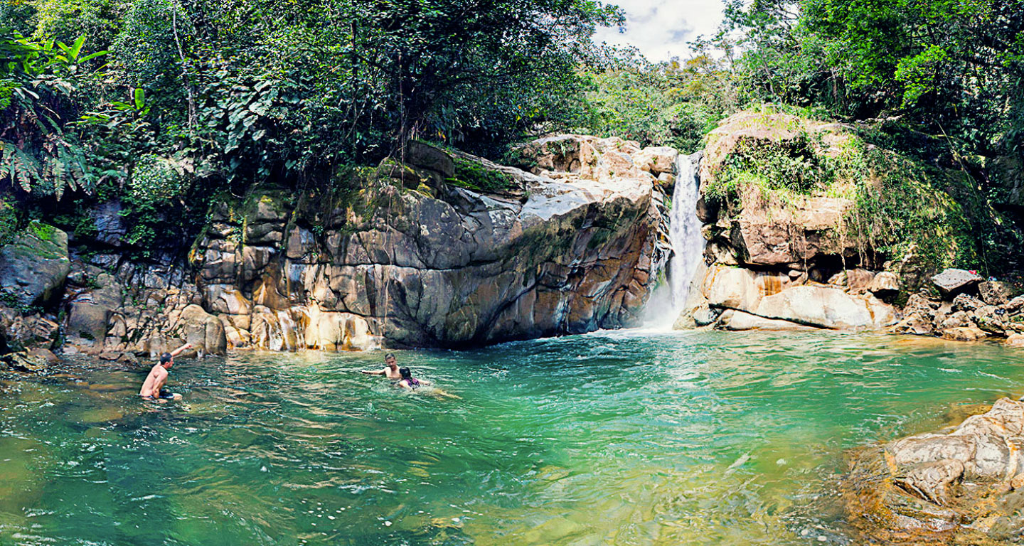 San Rafael — Un paraíso natural de aguas cristalinas, ríos y charcos rodeados de montañas. Ideal para quienes buscan aventura, tranquilidad y conexión con la naturaleza.