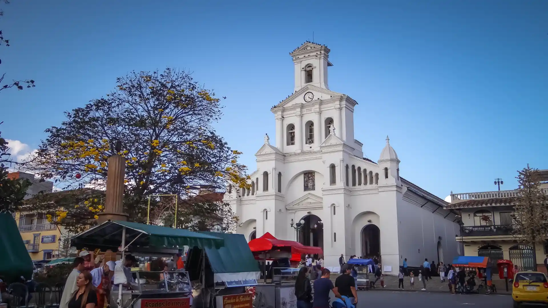 Marinilla — Un destino lleno de historia, cultura y tradición, reconocido por su patrimonio religioso, su música y el encanto de sus calles y plazas.